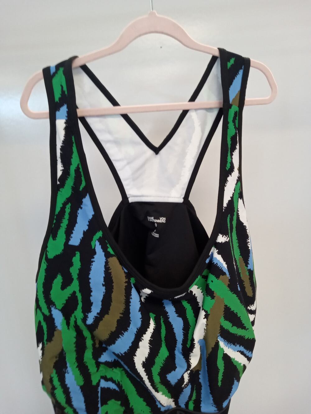 *NEW* 4X Diane Von Furstenberg Racerback Sports Bra with Removable Pads 0374